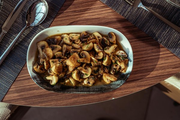 How are UK automakers responding to global supply chain disruptions?